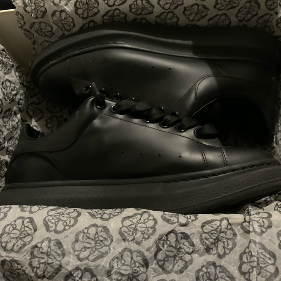 Alexander McQueen - Picture 3 of 6